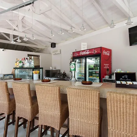 Art Debono Hotel